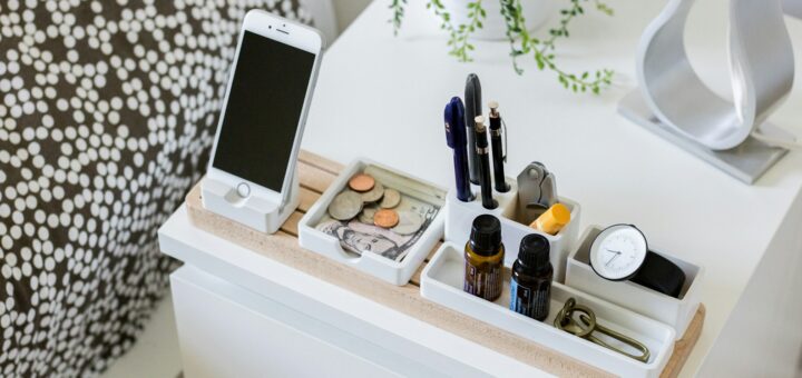 silver iPhone 6 on organizer rack